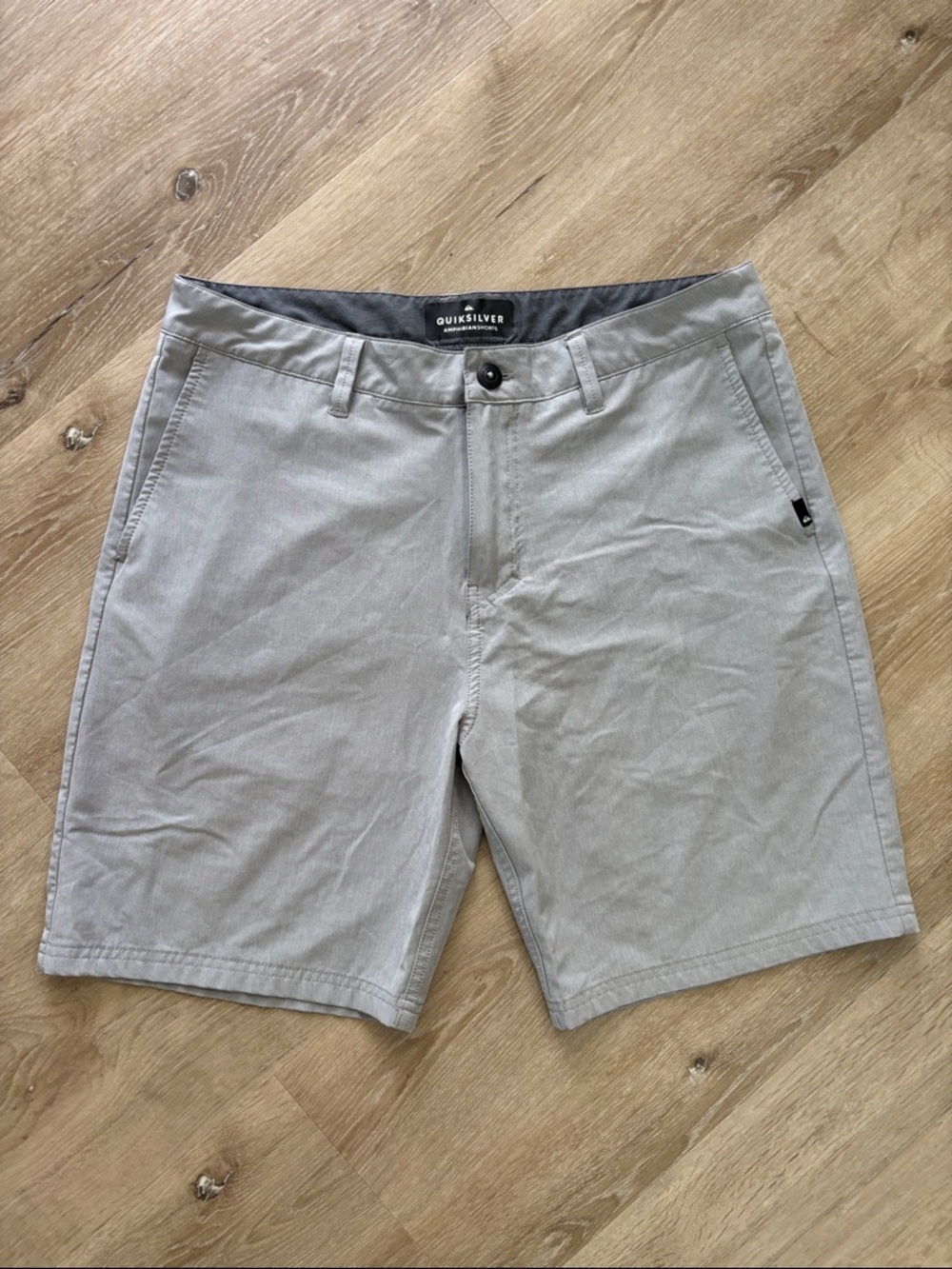 Quiksilver Men's Size 33 Light Gray amphibian swim/board shorts